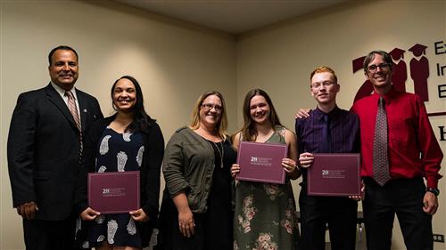 Gold Apple Scholarship Gold Apple Scholarship